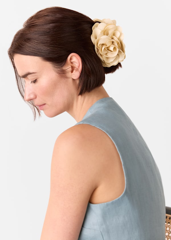 Neutral Flower Claw Clip