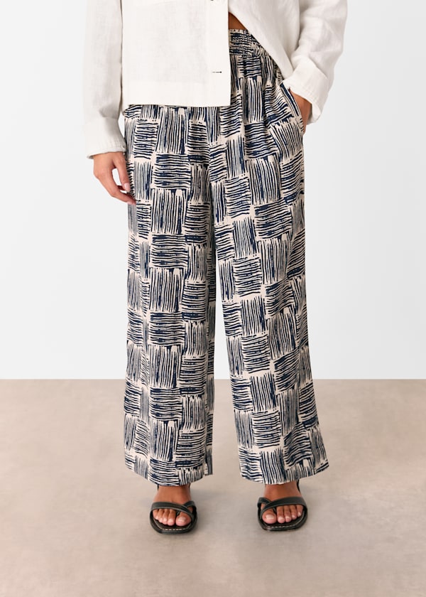 Navy Petite Hatch Squares Cropped Trouser