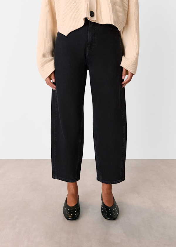 Black Petite Stretch Barrel Leg Jean