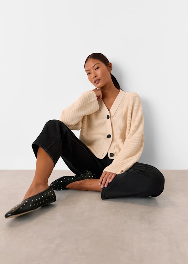 Black Petite Stretch Barrel Leg Jean