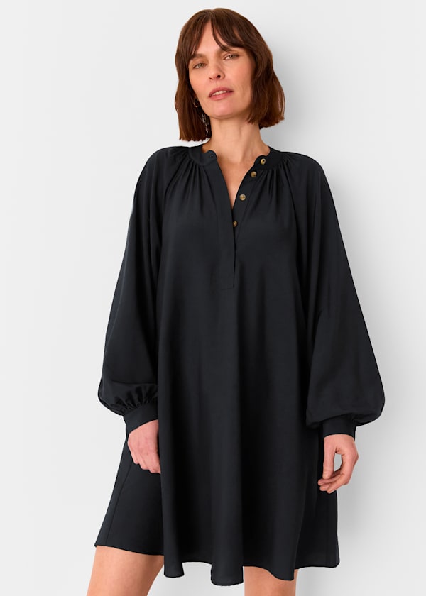 Black Full Volume Gathered Dress