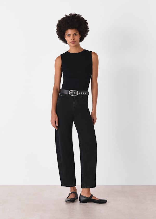 Black Petite Stretch Barrel Leg Jean