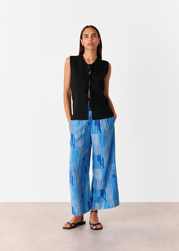 Blue Stripe Print Cropped Pants 