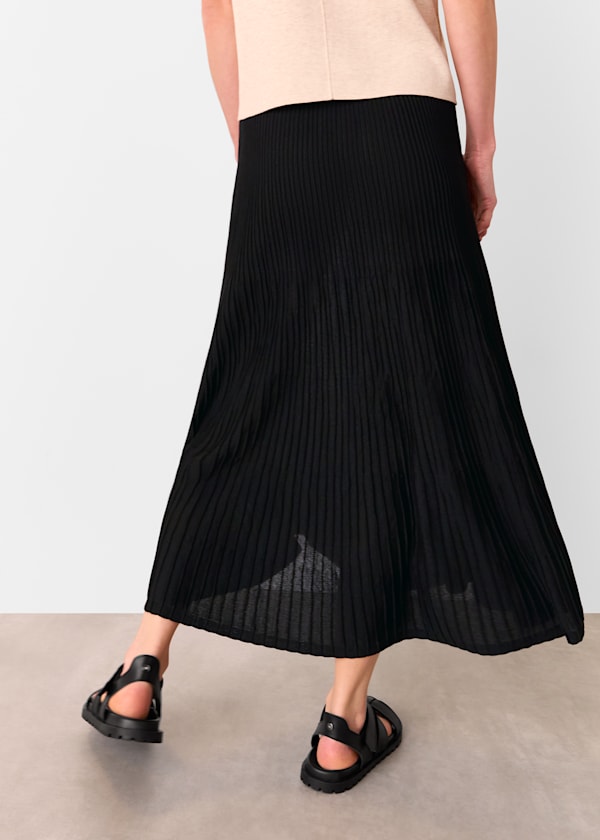 Black Knitted Pleated Skirt