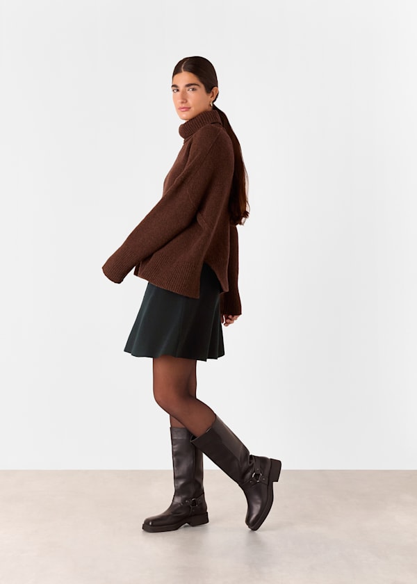 Black Flippy Knitted Mini Skirt