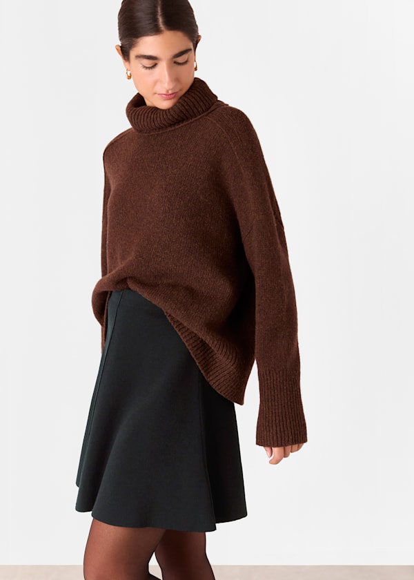 Black Flippy Knitted Mini Skirt