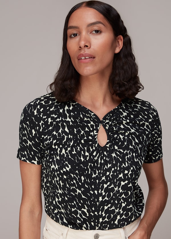 Black Sahara Cat Keyhole Tee