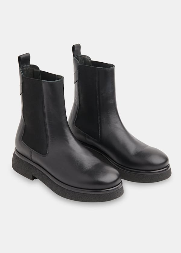 Black Aelin Chelsea Boot